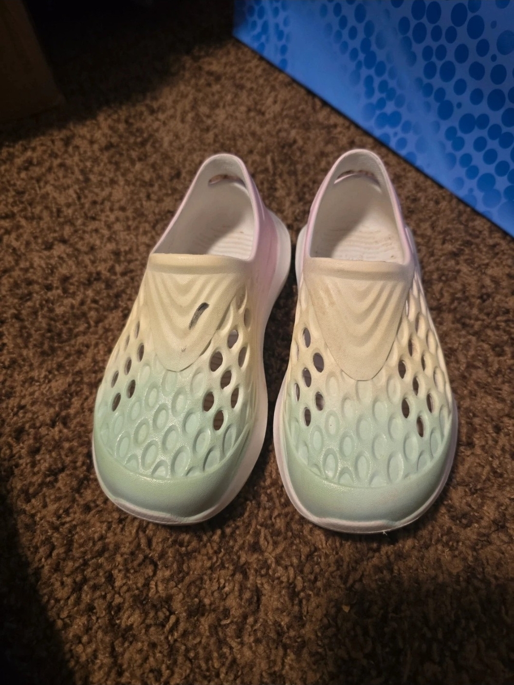 Kids Slip-On Ventilated Foam Shoes in Pastel Green and Cream
